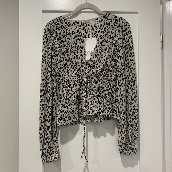 ✨sold✨NWOT Zara Pleated Leopard Top - Picture 3 of 8
